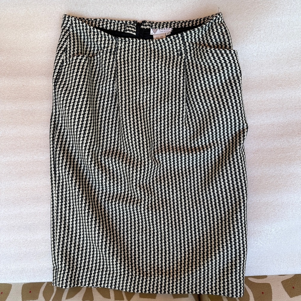 Vintage Gucci Wool Black and White Houndstooth Skirt.
